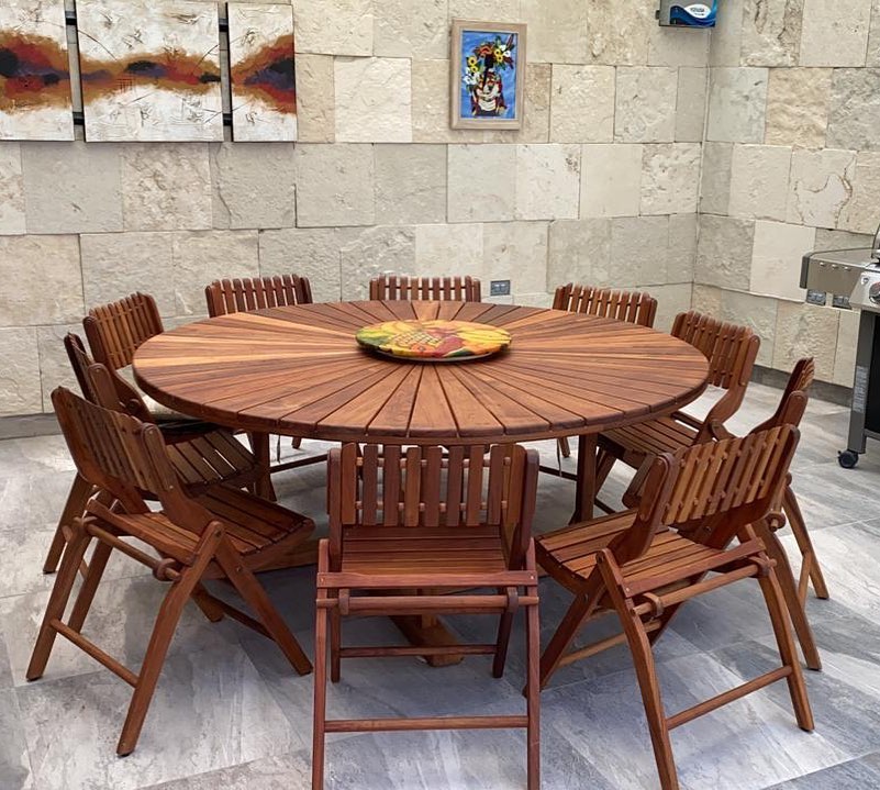 Mesa y sillas de madera tzalam