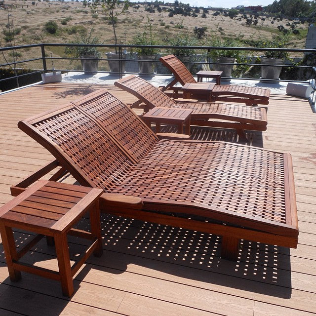 Mesa y camastros de madera tzalam