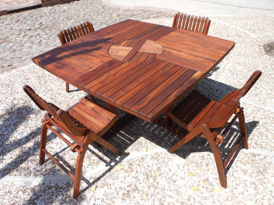 Mesa cuadrada y sillas de madera tzalam para exterior