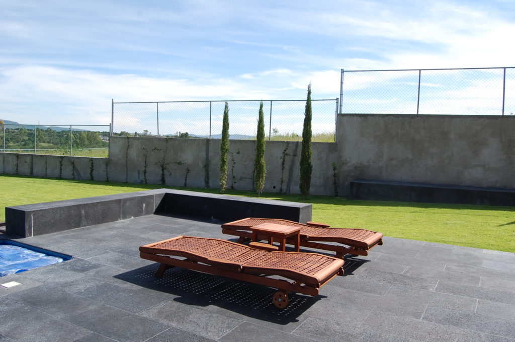 Camastro de madera para exterior