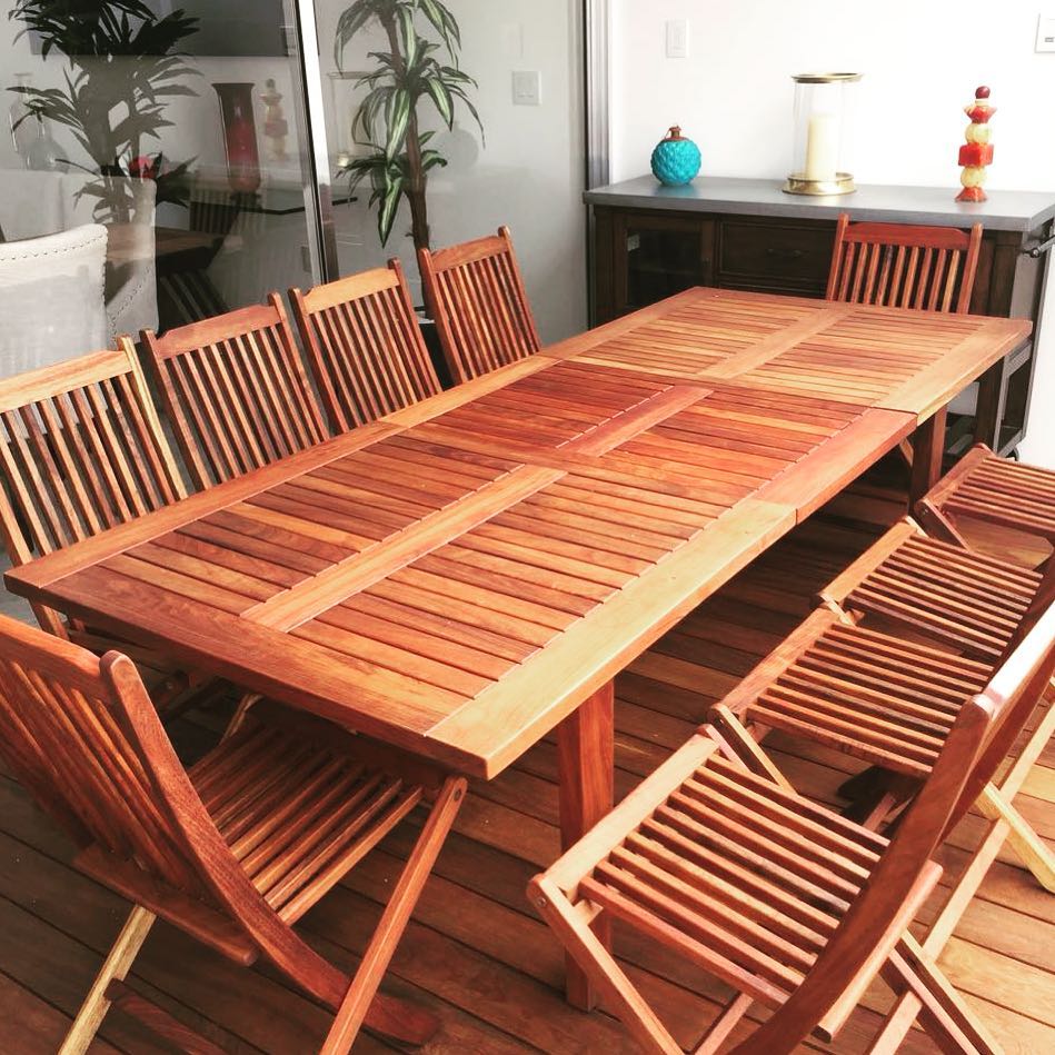 Mesa y sillas de madera tzalam